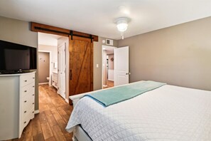2 bedrooms, iron/ironing board, free WiFi, bed sheets