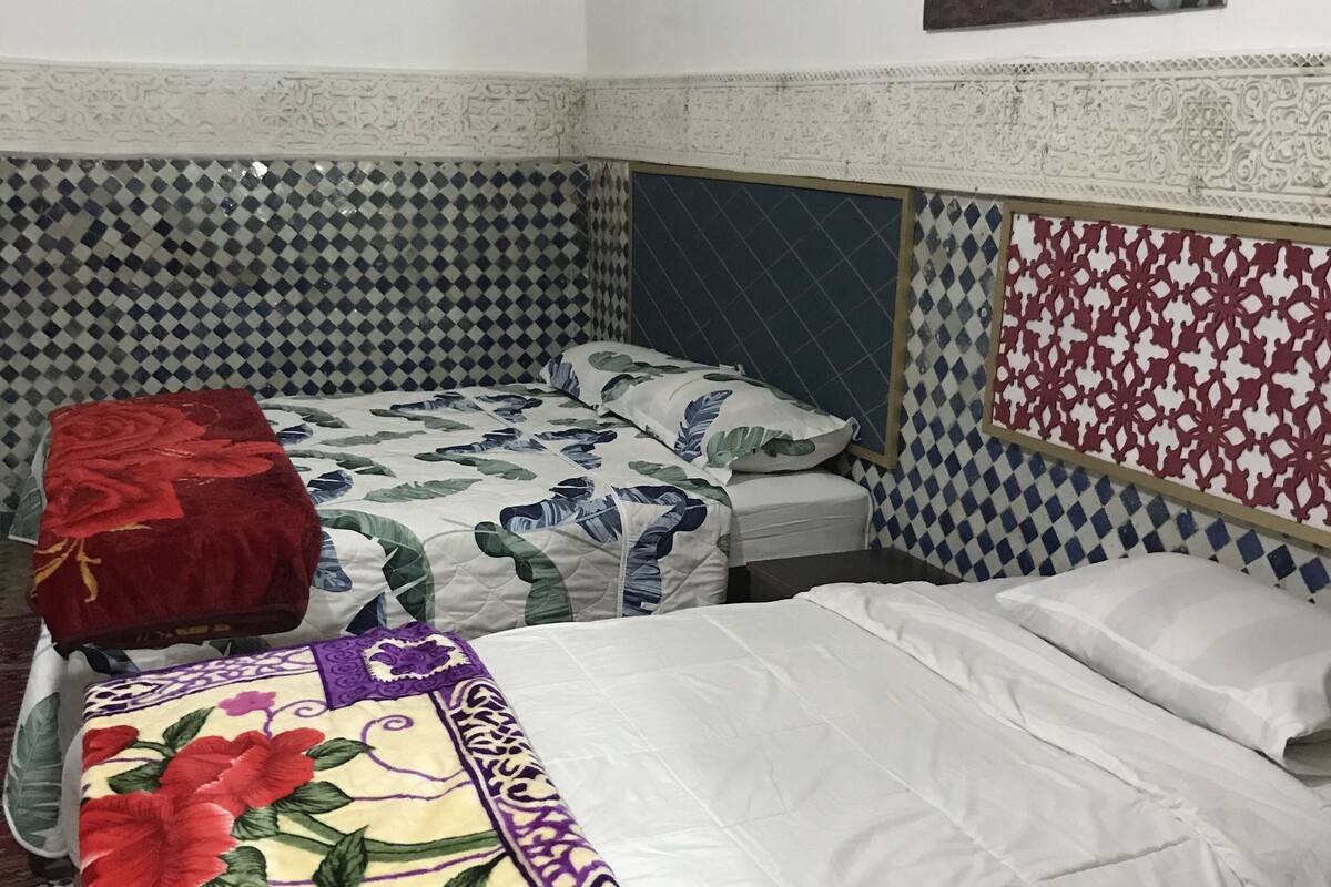 Twin Room | Desk, laptop workspace, iron/ironing board, free WiFi