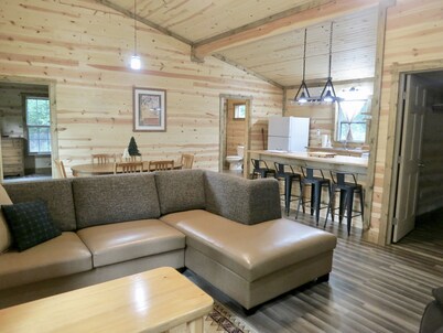 Lincolnwood Cabin - Ridgetop Views - Trails on Property