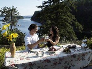 Outdoor dining - Quintessential Island Getaway on Orcas Island. Gorgeous view! Starting at $199 (Eastsound)