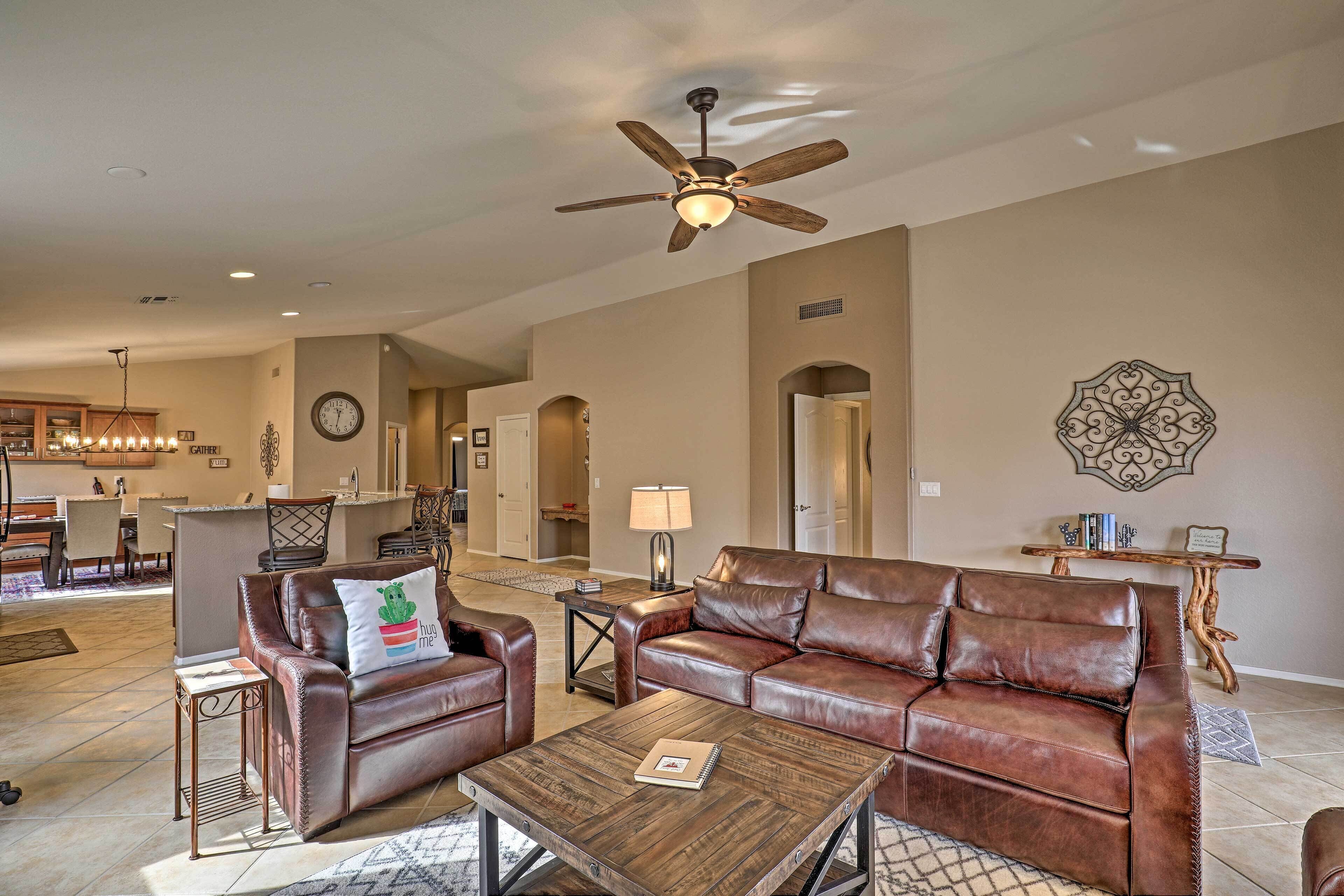 Desert Dwelling Near Trails & Tucson Art Scene!