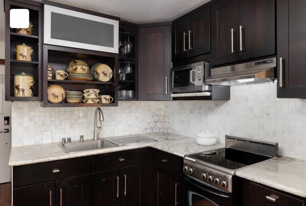 Fridge, microwave, oven, stovetop