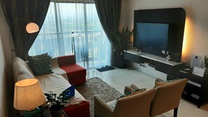 TV - Aldridge Residence Tropical Deluxe Suite (Shah Alam)