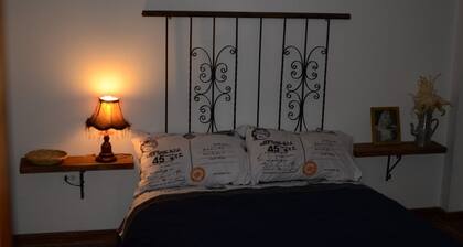 Departamento completo con decoraciones modernas y andinas