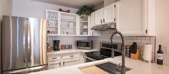 Bear Creek Boutique: ALL of Telluride steps away!