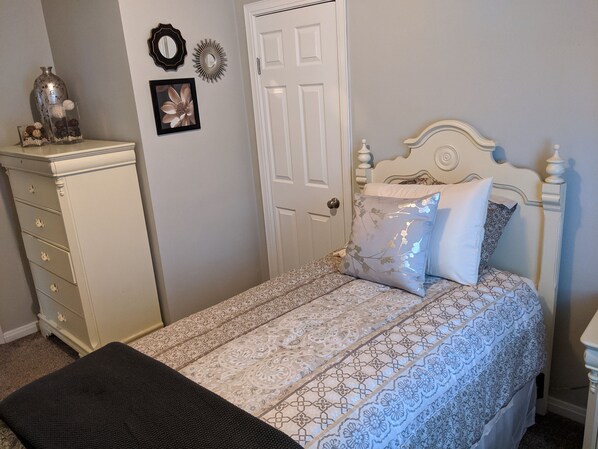 3 bedrooms, iron/ironing board, travel cot, free WiFi