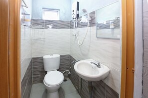 Doccia, set di cortesia gratuito, bidet, asciugamani