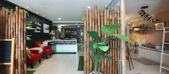 SPOT ON 89796 D'noor Budget Inn