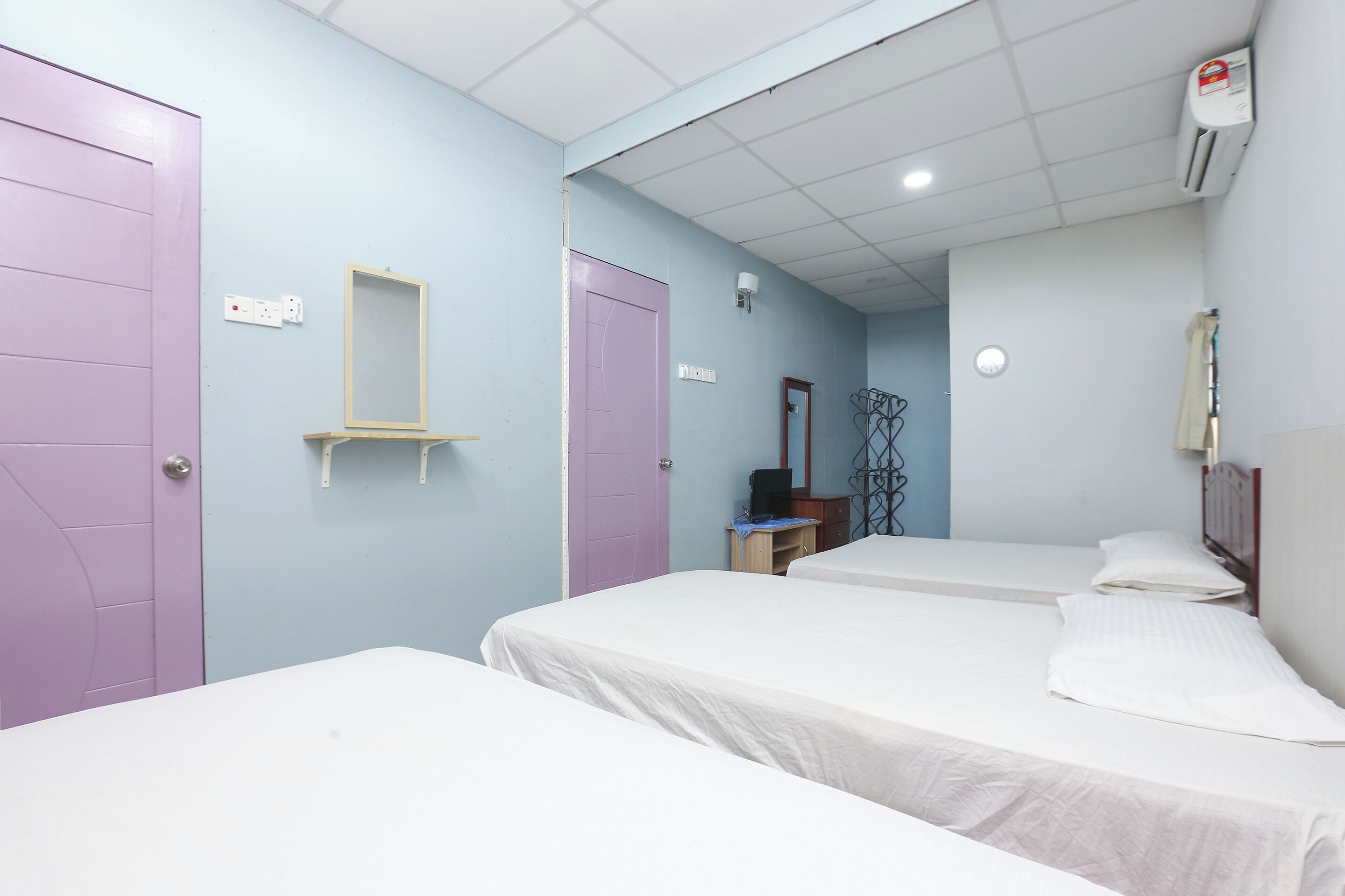 Free WiFi, bed sheets