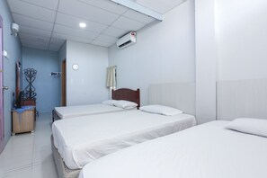 Family Room | Free WiFi, bed sheets - SPOT ON 89796 D'noor Budget Inn (Kota Bharu)