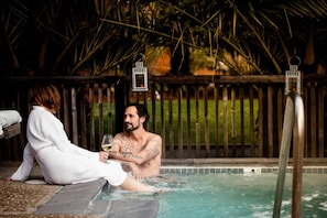 Couples treatment room(s), hot stone massages, deep-tissue massages