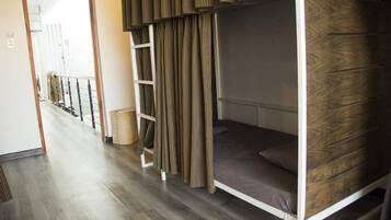 Shared Dormitory, Mixed Dorm, Shared Bathroom | Free WiFi, bed sheets