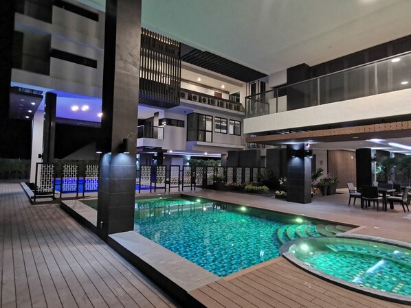 Indoor pool - Mae Phim Beach front Escape Resort (Kram)