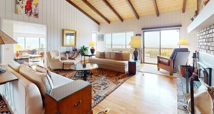 Quaint & Spacious Home w/ Panoramic Bay Views & a Large Deck