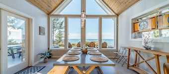Classic  home with ocean views - just a short walk to parks & beaches