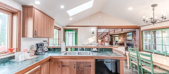 Family-friendly, waterfront home w/ ocean views above Scenic Houda Point