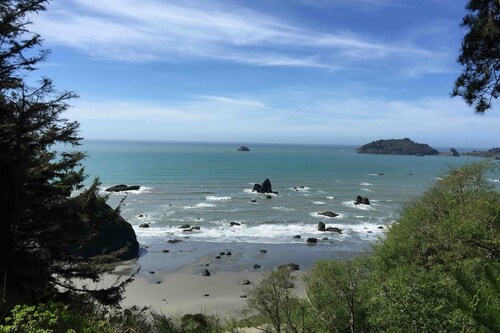 Familienfreundliches Haus am Wasser mit Meerblick über dem malerischen Houda Point