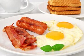 Petit déjeuner préparé sur commande (100 THB par personne)