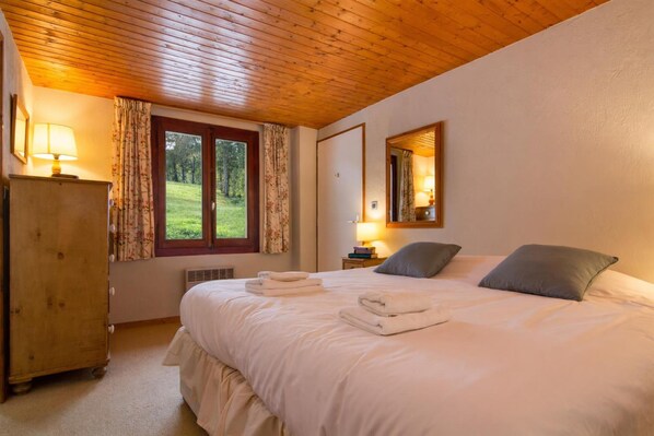 2 bedrooms, free WiFi, bed sheets