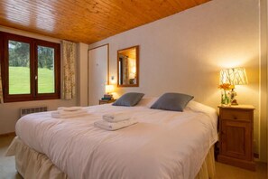 2 chambres, accès au Wi-Fi (inclus), literie fournie