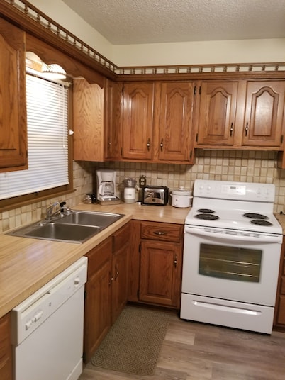 Grandma's house in the heart of Goddard