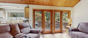 Unique townhouse - close to Cal Poly Humboldt