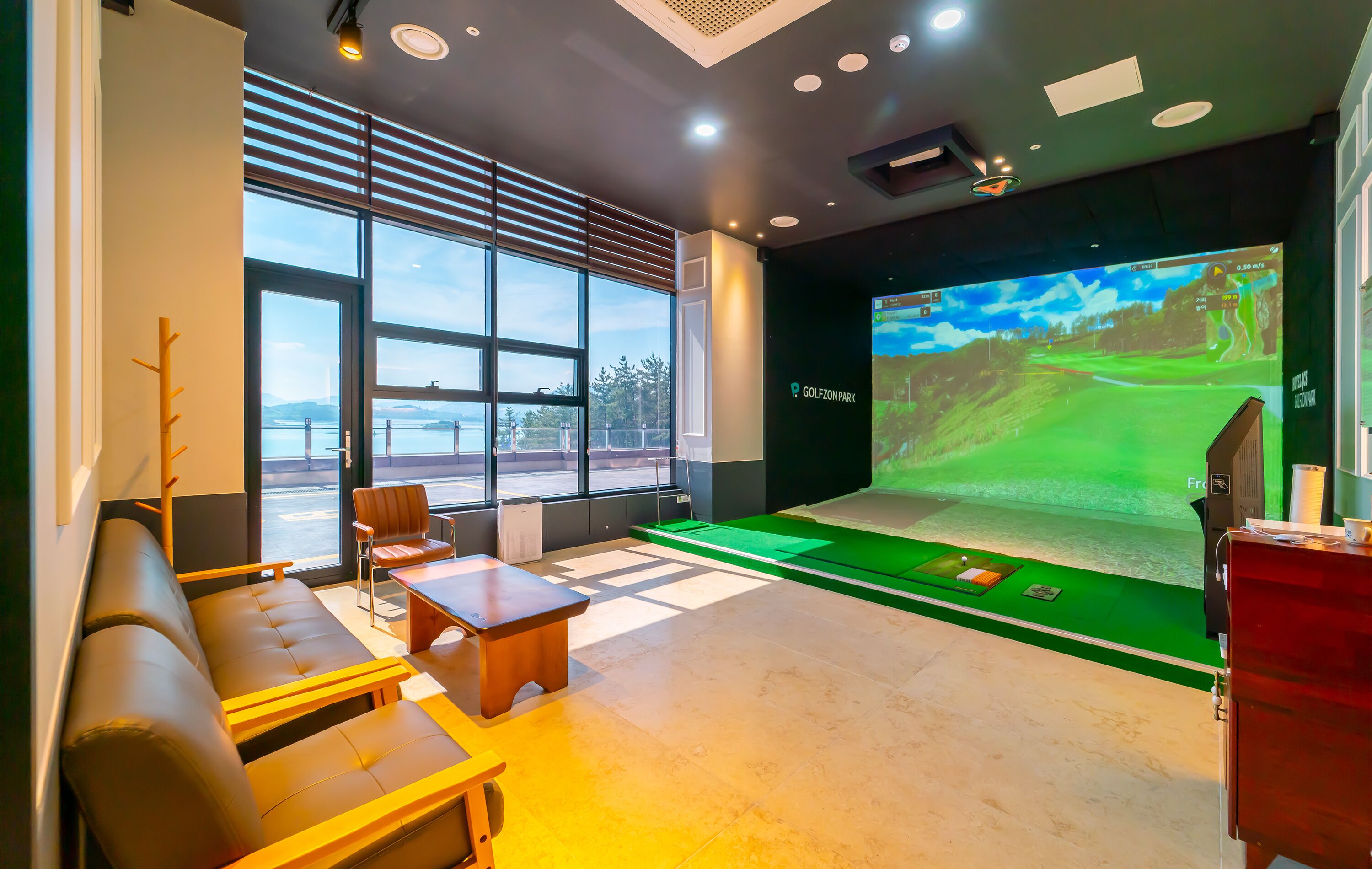 indoor golf driving range