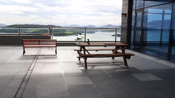 Multiple Suite + Breakfast for 4 + 4 Yacht Discounts Vouchers + 60% Karaoke Discount | 客房景觀