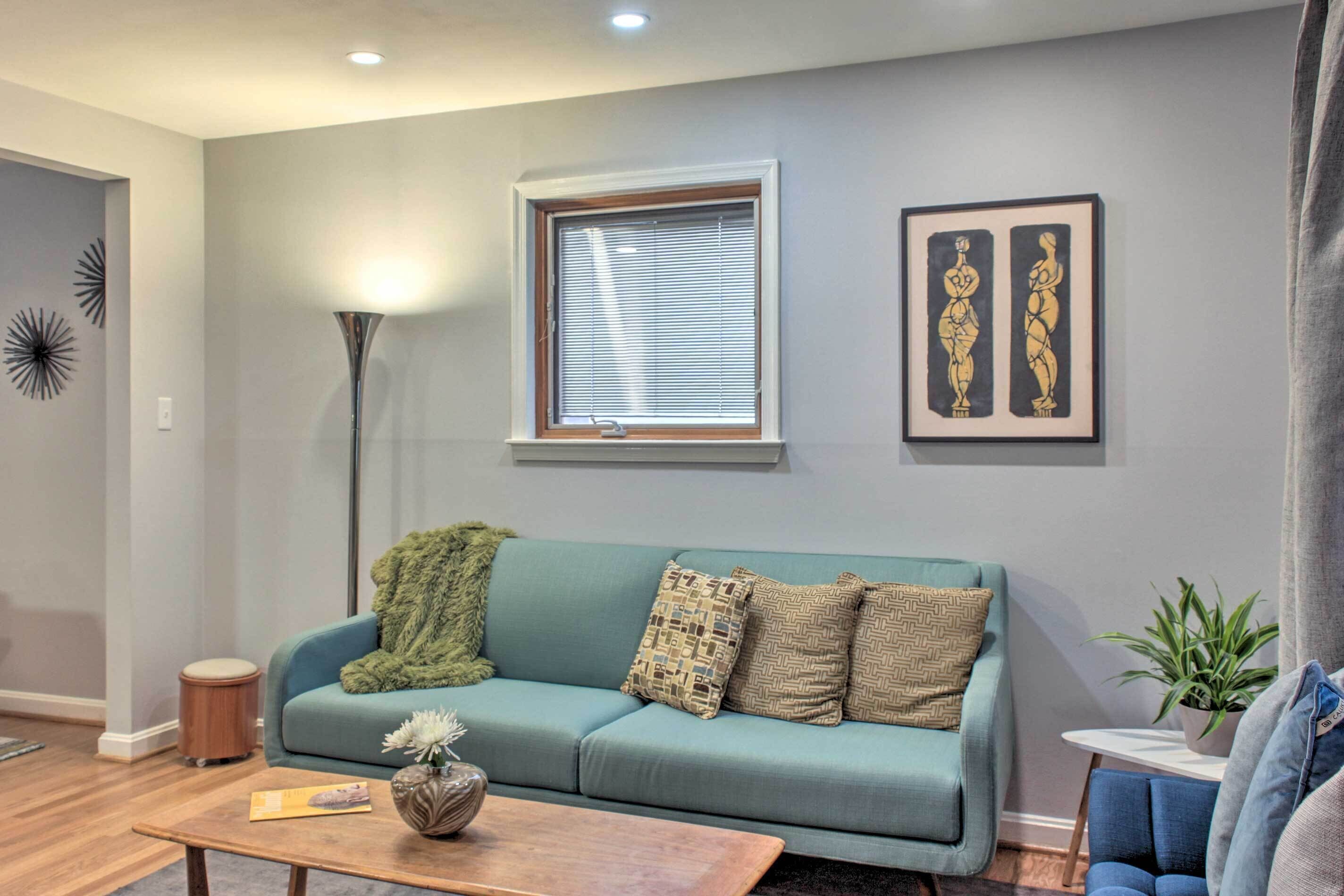 Mid-Century Gem: Dog-Friendly Home Near DC!