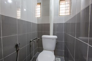 Bathroom - SPOT ON 89788 Musafir Transit Hotel (Nilai)