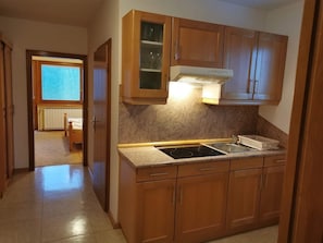 Appartement, 2 chambres, balcon | Cuisine privée