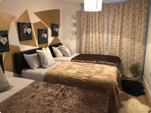 4 bedrooms - Perfect for Large groups (Birmingham)