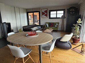 Dining - Keroanne- 6 persons pool & spa sea view (Plomodiern)