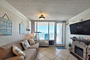 Fernseher, Kamin, Arbeitsbereiche