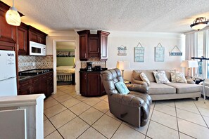 Fernseher, Kamin, Arbeitsbereiche