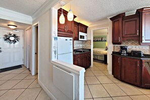 Full-sized fridge, microwave, toaster, toaster oven