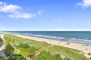 På stranden