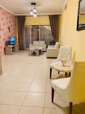 Living room - Downtown 2bedroom Holidays R Us (Dubai)