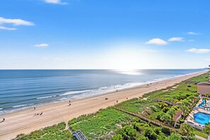 På stranden