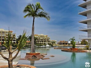 华丽公寓式客房, 海湾景观 | 起居区 | 平板电视