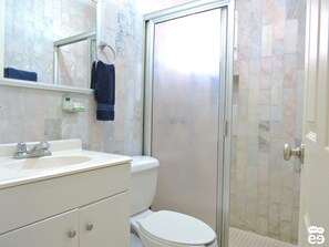 Bathroom - Apartment on the Beach - H-3 (Mazatlán)