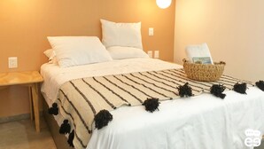 Deluxe Condo, City View | WiFi (free), bed sheets - Marina Solé Dep 1 (J-5) (Mazatlán)