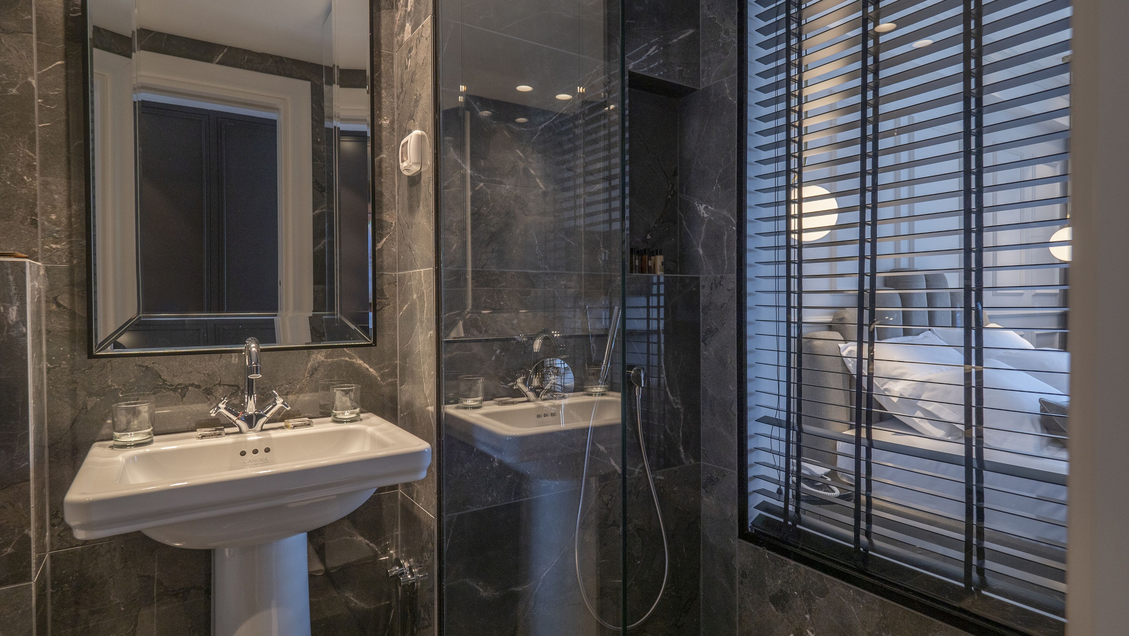 double room, balcony, sea view | bathroom | shower, free toiletries, hair dryer, bathrobes