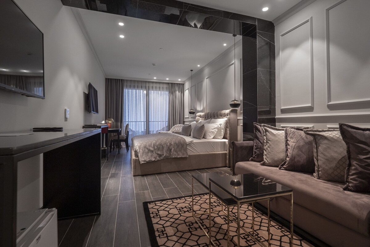 DOUBLE DELUXE ROOM