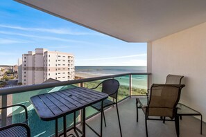 Outdoor dining - Gorgeous 2 bedroom condo with a balcony by the beach! | Laguna Keyes -  701 (North Myrtle Beach)