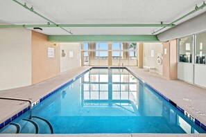 Piscine intérieure