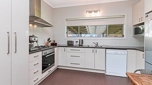 Dishwasher, kitchen islands