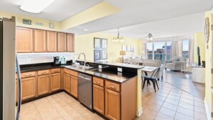 Interior - 3-bedroom, 8th floor ocean view condo | Malibu Pointe - 805 (North Myrtle Beach)