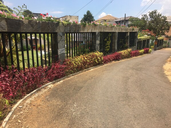 Entrée de l’hébergement