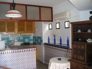 Estudio, Terraza (3) | Cocina privada | Refrigerador, microondas, parrilla de estufa y cafetera y tetera